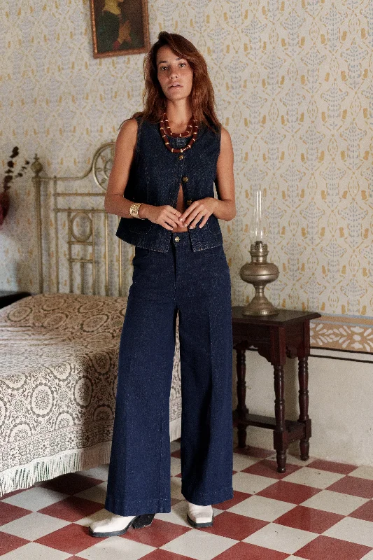 Versatile Comfort Jean Basile