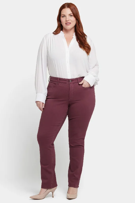 Marilyn Straight Jeans In Plus Size - Dark Cherry