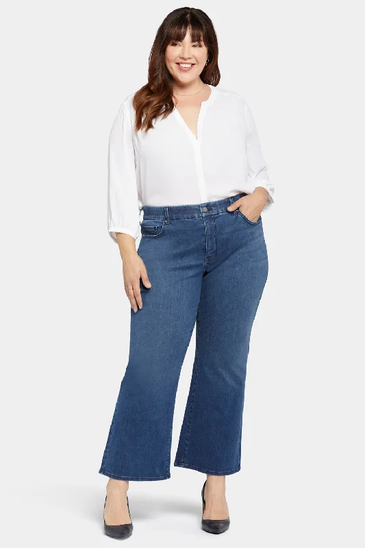 Waist-match™ Relaxed Flared Jeans In Plus Size - Rendezvous