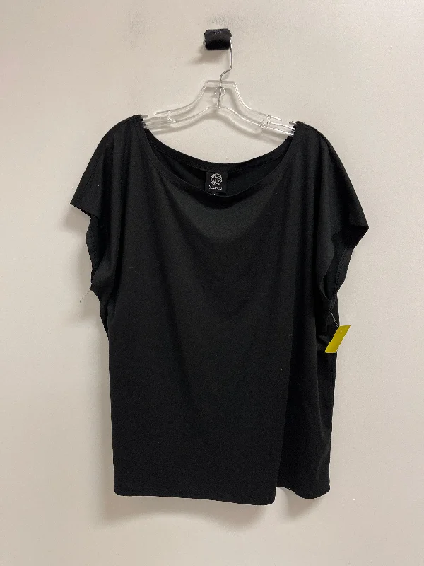 Top Short Sleeve Basic By Bobeau In Black, Size: L