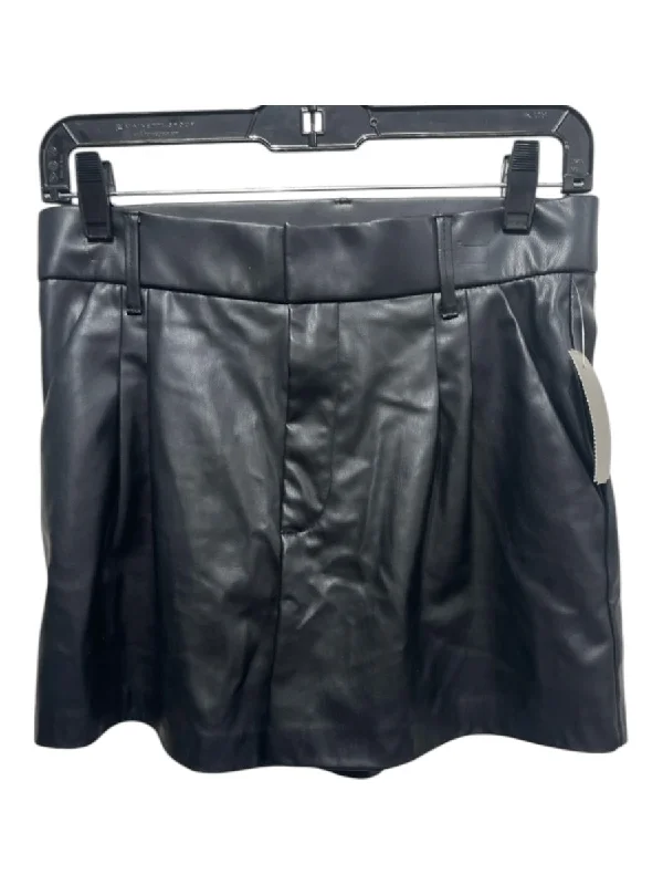 Zara Size M Black PU leather Mid Rise hook & zip Shorts